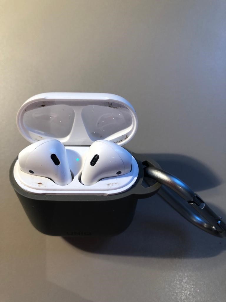 airpods<br />
